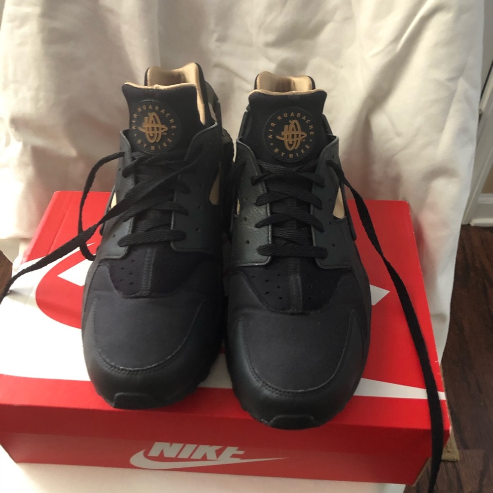 Nike Air Hurache Run size 13